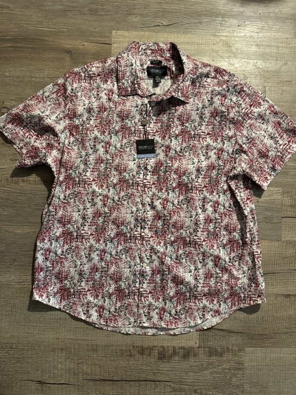 Van Heusen Men's White and Red Printed Short-Sleeve Button-Down Shirt